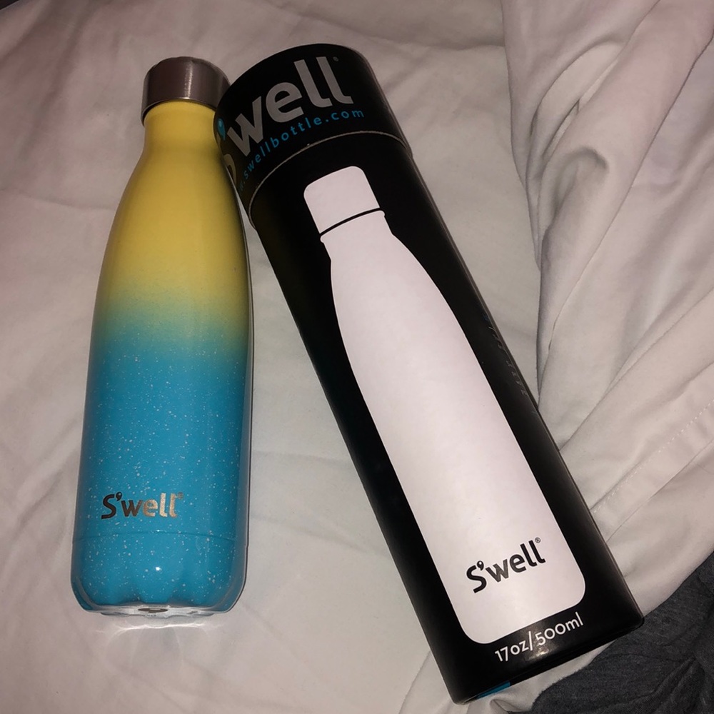 Swell water bottle NEVER USED